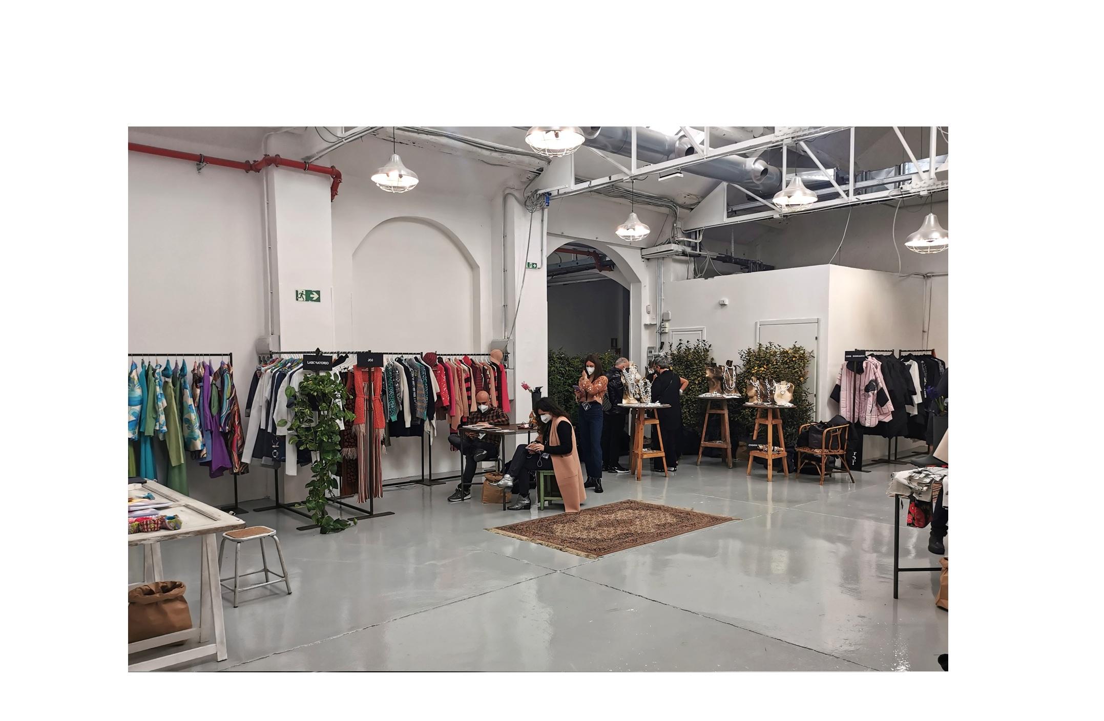 /uploads/file/695a8349ab286_5 slide 5.jpg